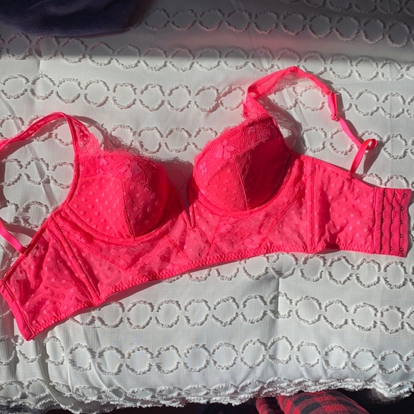 Victoria’s Secret bra like new! 32DDD - Picture 1 of 3